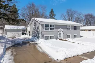 1663 9th Ave SE, Rochester, MN 55904 - Photo 2
