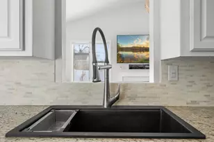 6124 Thomas Ave S, Minneapolis, MN 55410 - Photo 24