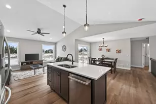 38639 Hawthorne Ave, North Branch, MN 55056 - Photo 12