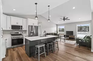 38639 Hawthorne Ave, North Branch, MN 55056 - Photo 8