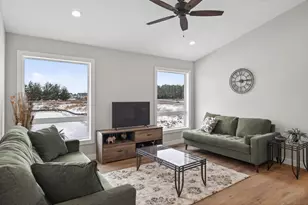 38639 Hawthorne Ave, North Branch, MN 55056 - Photo 4