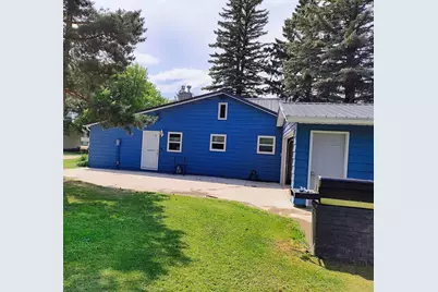 704 Martha Avenue N, Thief River Falls, MN 56701 - Photo 2