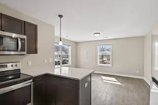 84 Curtice St E, Saint Paul, MN 55107 - Photo 4