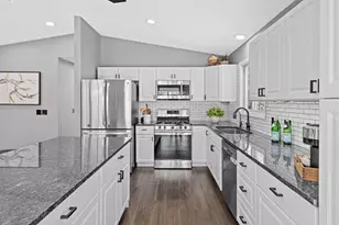 6881 Redwing Ln, Chanhassen, MN 55317 - Photo 14