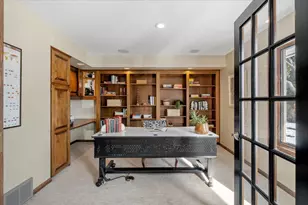 4317 Oak Ridge Ct, Vadnais Heights, MN 55127 - Photo 10