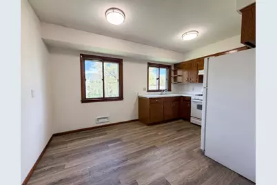 8183 Henslowe Avenue S, Cottage Grove, MN 55016 - Photo 2