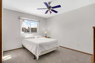 2427 Henslow Ave N, Oakdale, MN 55128 - Photo 10