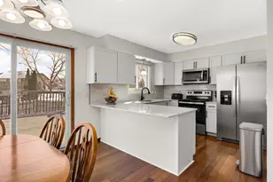 2427 Henslow Ave N, Oakdale, MN 55128 - Photo 4