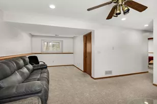 2427 Henslow Ave N, Oakdale, MN 55128 - Photo 12