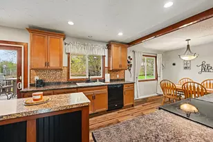 296 Logan Ave E, West Saint Paul, MN 55118 - Photo 6