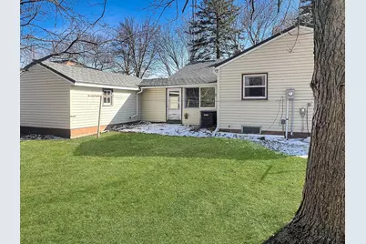 506 E 2nd Street N, Truman, MN 56088 - Photo 2