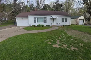 475 W 1st St, Rush City, MN 55069 - Photo 1