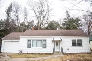 475 W 1st St, Rush City, MN 55069 - Photo 2