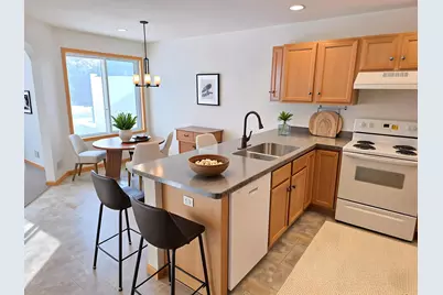 7462 Hinton Park Avenue S, Cottage Grove, MN 55016 - Photo 10