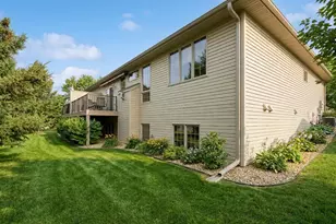 10106 Chestnut Cir N, Brooklyn Park, MN 55443 - Photo 24