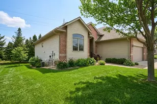 10106 Chestnut Cir N, Brooklyn Park, MN 55443 - Photo 2
