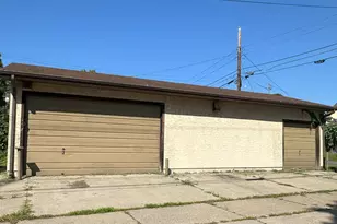 1237 5th St E, Saint Paul, MN 55106 - Photo 2