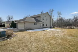 511 W Riverview Dr, Waterville, MN 56096 - Photo 4