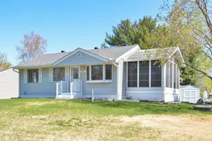 215 Keith Rd, Circle Pines, MN 55014 - Photo 2