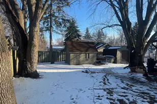 423 E 2nd St, Litchfield, MN 55355 - Photo 24