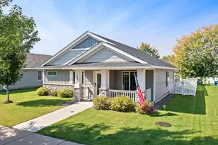 1233 Fern St S, Cambridge, MN 55008 - Photo 2