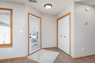 905 Serenity Cir, Norwood Young America, MN 55397 - Photo 4