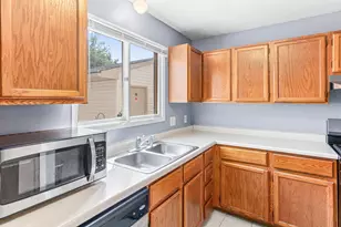 10658 Hummingbird St NW, Coon Rapids, MN 55433 - Photo 6