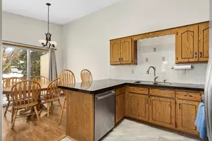4465 Clover Ln, Eagan, MN 55122 - Photo 8
