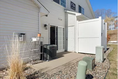 8706 Quarry Ridge Lane #D, Woodbury, MN 55125 - Photo 40