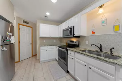 8706 Quarry Ridge Lane #D, Woodbury, MN 55125 - Photo 14