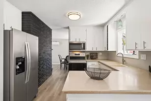 2301 Manor Dr, Burnsville, MN 55337 - Photo 20