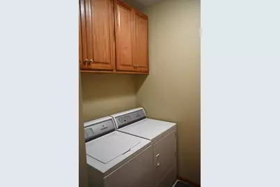 10726 Lyndale Bluffs Trail, Bloomington, MN 55420 - Photo 28
