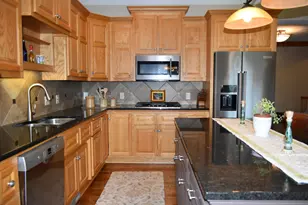 10726 Lyndale Bluffs Trail, Bloomington, MN 55420 - Photo 14