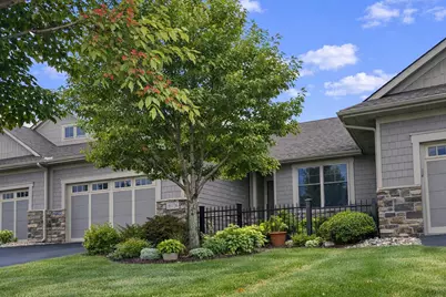 10726 Lyndale Bluffs Trail, Bloomington, MN 55420 - Photo 6
