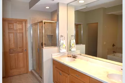 10726 Lyndale Bluffs Trail, Bloomington, MN 55420 - Photo 16