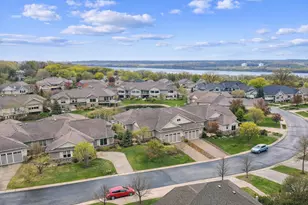 10726 Lyndale Bluffs Trail, Bloomington, MN 55420 - Photo 4
