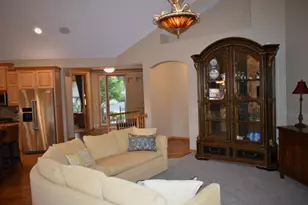 10726 Lyndale Bluffs Trail, Bloomington, MN 55420 - Photo 8