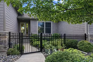 10726 Lyndale Bluffs Trail, Bloomington, MN 55420 - Photo 6