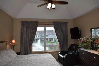 10726 Lyndale Bluffs Trail, Bloomington, MN 55420 - Photo 18