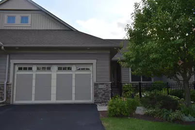 10726 Lyndale Bluffs Trail, Bloomington, MN 55420 - Photo 4