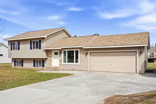 519 Sycamore Dr, New Richmond, WI 54017 - Photo 2