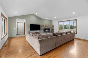 9675 Summit Pl, Chaska, MN 55318 - Photo 42