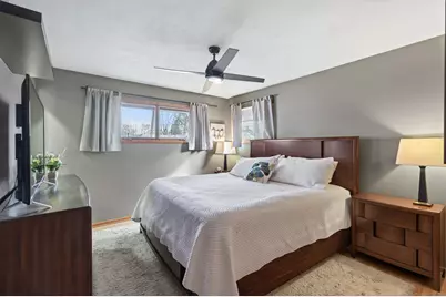 4038 Queen Avenue N, Minneapolis, MN 55412 - Photo 14