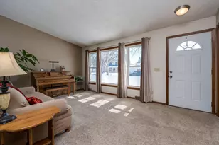 2712 E Main St, Mankato, MN 56001 - Photo 2