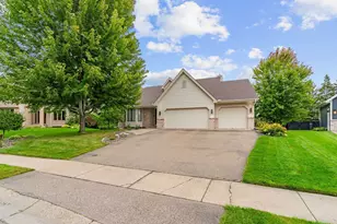 10830 46th Pl N, Plymouth, MN 55442 - Photo 2