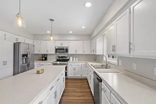 10830 46th Pl N, Plymouth, MN 55442 - Photo 14