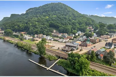 115 N Shore Drive, Fountain City, WI 54629 - Photo 2