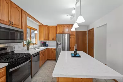 3906 Mica Trail, Eagan, MN 55122 - Photo 4