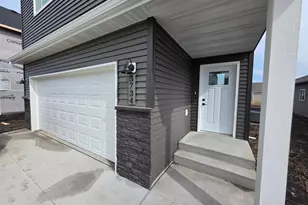 3734 33rd St S, Moorhead, MN 56560 - Photo 2