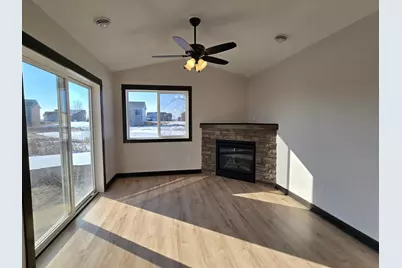 916 Katelyn Circle NE, Montgomery, MN 56069 - Photo 8